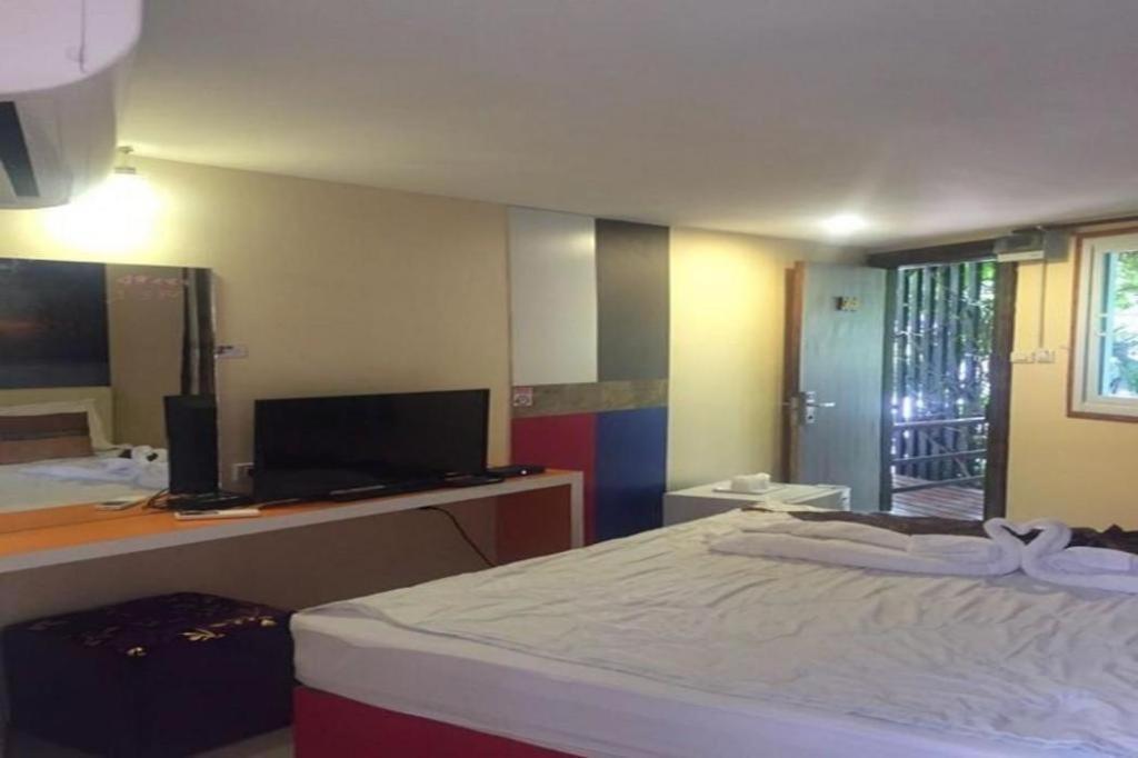 Oyo 271 The Resort Romklao Bangkok Zewnętrze zdjęcie