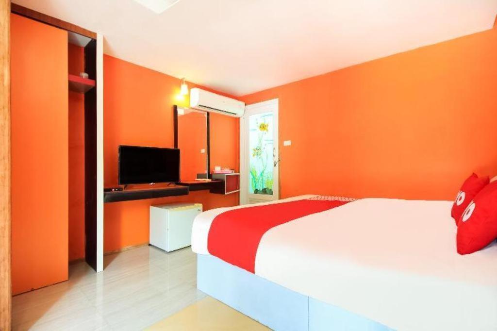 Oyo 271 The Resort Romklao Bangkok Zewnętrze zdjęcie