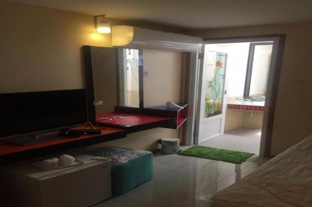Oyo 271 The Resort Romklao Bangkok Zewnętrze zdjęcie